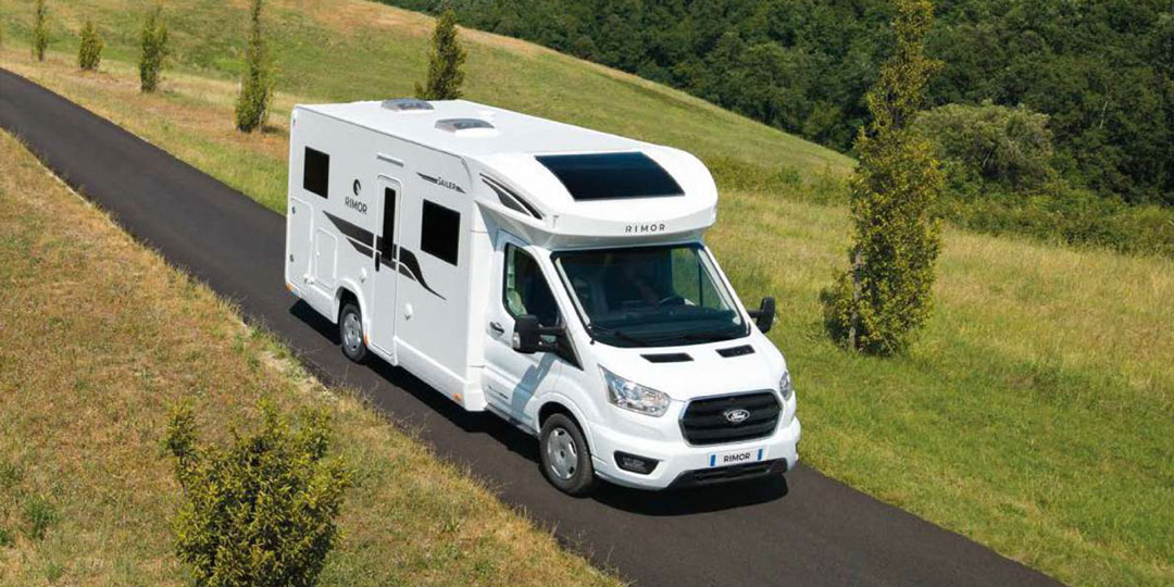 Geräumiges Rimor Wohnmobil für Familien bei WOMO WOLF in Thun
